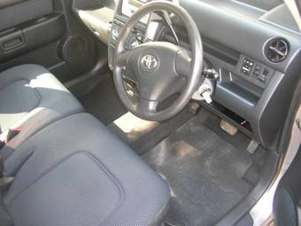 2005 Toyota bB Photos