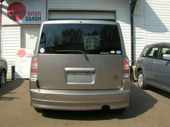2005 Toyota bB Photos