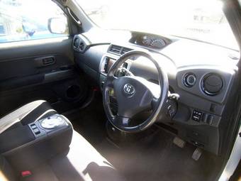 2006 Toyota bB Pictures