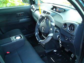 2006 Toyota bB Photos