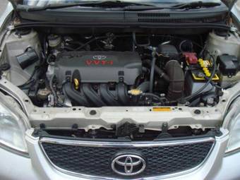 2004 Toyota Belta Pictures