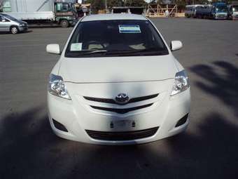 2005 Toyota Belta Pictures