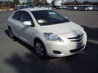 2005 Toyota Belta Photos