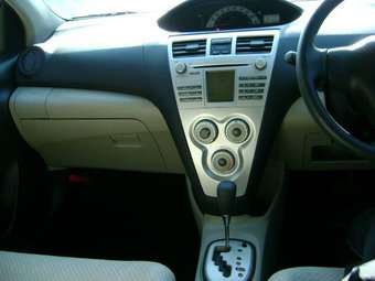 2005 Toyota Belta Pics