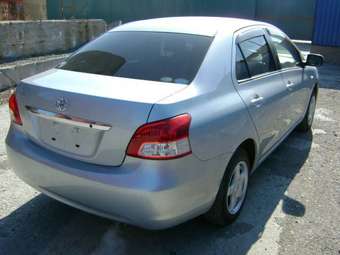 2005 Toyota Belta Pictures