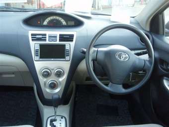 2005 Toyota Belta Photos