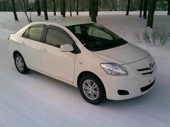 2005 Toyota Belta Pictures