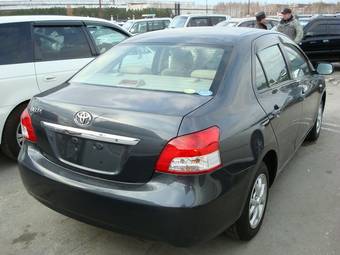 2005 Toyota Belta Photos