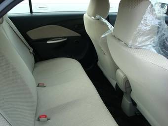 2005 Toyota Belta Pictures