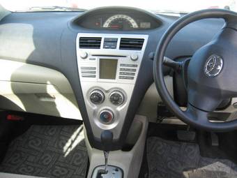 2005 Toyota Belta Pics