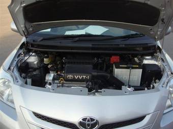 2005 Toyota Belta Pictures