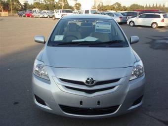 2005 Toyota Belta Photos