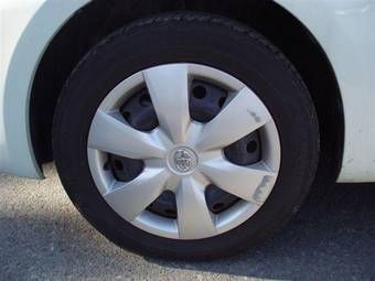 2005 Toyota Belta Pictures