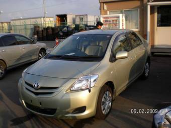 2005 Toyota Belta Images
