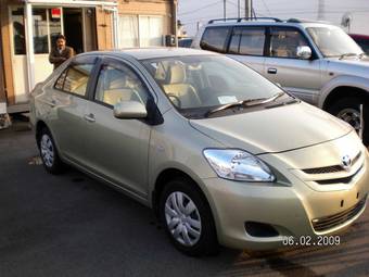 2005 Toyota Belta Pictures