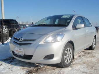 2005 Toyota Belta Photos