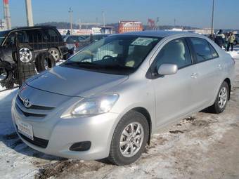 2005 Toyota Belta Photos