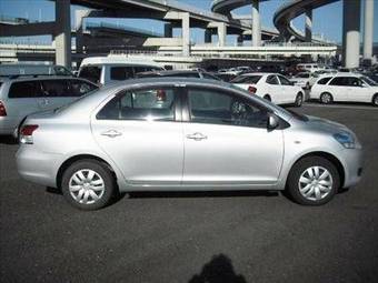 2005 Toyota Belta Pictures