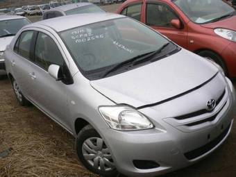 2005 Toyota Belta Pictures
