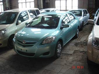 2005 Toyota Belta Photos