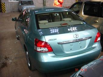 2005 Toyota Belta Pictures