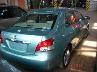 2005 Toyota Belta Photos