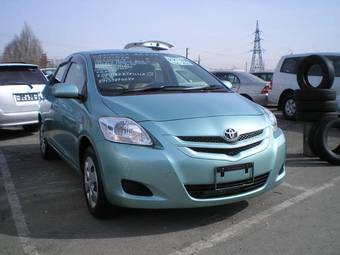 2005 Toyota Belta Pictures