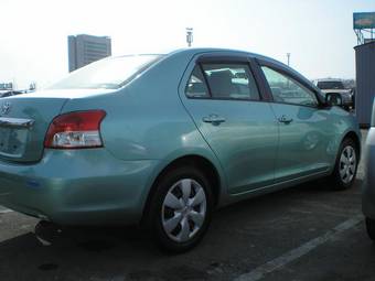 2005 Toyota Belta Photos