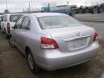 2005 Toyota Belta Photos