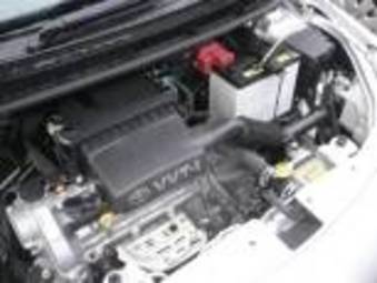 2005 Toyota Belta Pictures