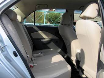 2005 Toyota Belta Photos