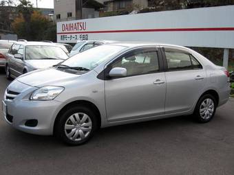 2005 Toyota Belta Photos