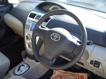 2005 Toyota Belta Photos