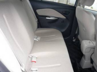 2005 Toyota Belta Photos