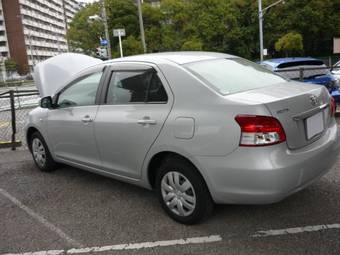 2005 Toyota Belta Photos