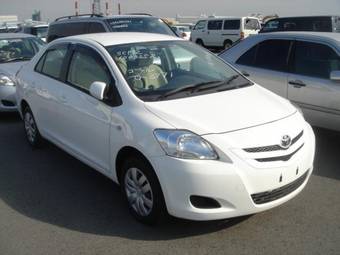 2005 Toyota Belta Photos