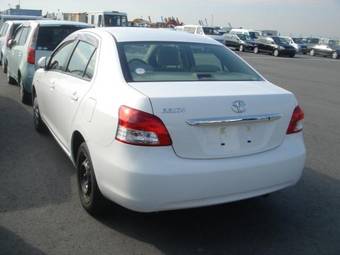 2005 Toyota Belta Photos