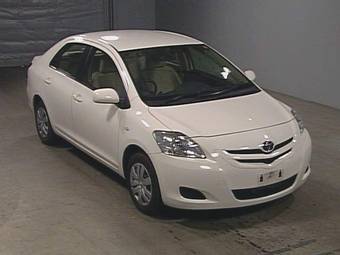 2005 Toyota Belta Pictures