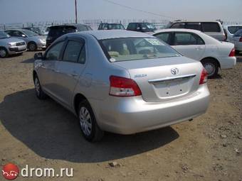 2005 Toyota Belta Photos