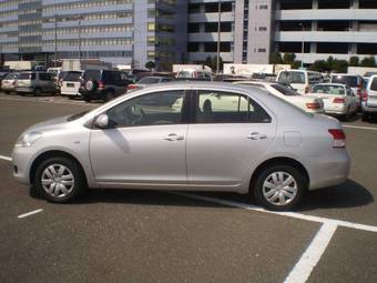 2005 Toyota Belta Pictures