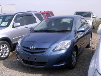2005 Toyota Belta Photos