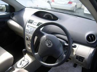 2005 Toyota Belta Images