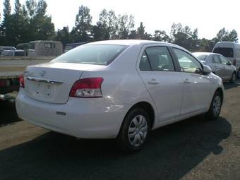 2005 Toyota Belta Pictures