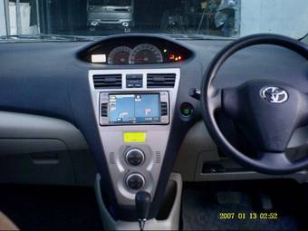 2005 Toyota Belta Photos