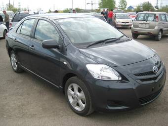 2005 Toyota Belta Pictures