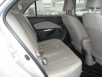 2005 Toyota Belta Images
