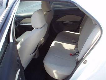 2005 Toyota Belta Images