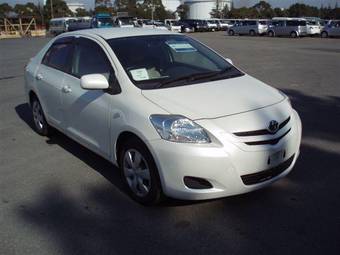 2005 Toyota Belta Pictures