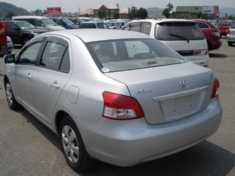 2005 Toyota Belta Photos