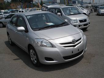 2005 Toyota Belta Pictures